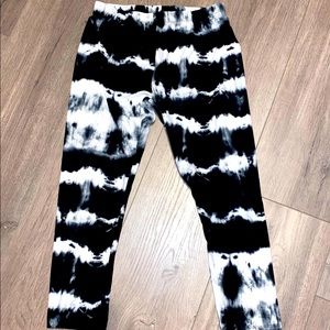 Knee high cropped leggings